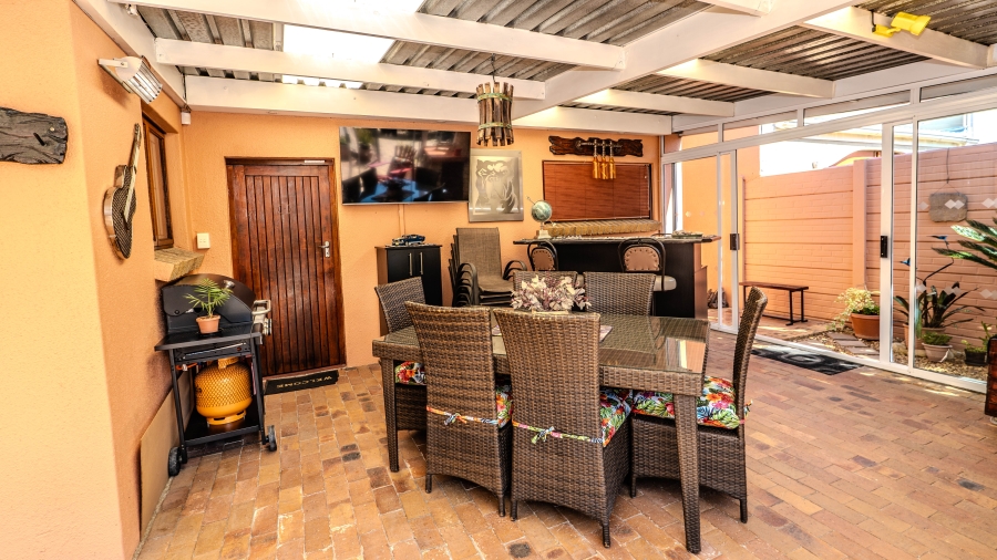 4 Bedroom Property for Sale in Morgenster Heights Western Cape